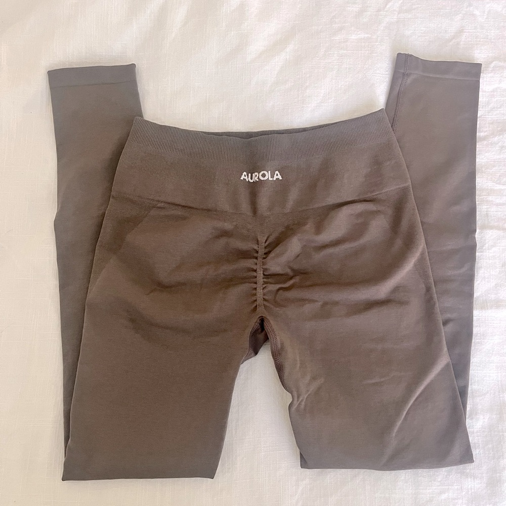 AUROLA Seamless Scrunch Leggings - Chestnut brown, small